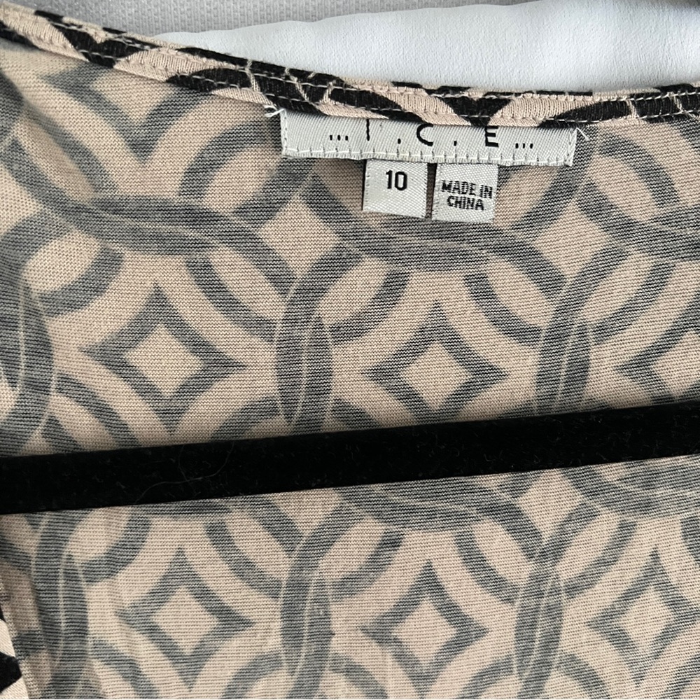 I C E Women’s Black Cream Knot Side Wrap Dress Size 10 EUC - Picture 7 of 9